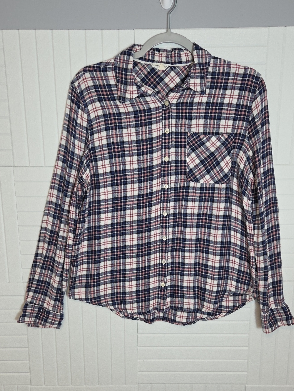 Aeropostale Pink And Blue Flannel Shirt Size XL